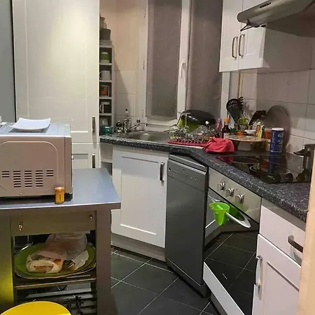 5 Minutes Away From Eiffel Tower Apartment