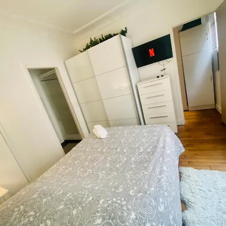 Apartment 5 Minutes Away From Eiffel Tower Paris