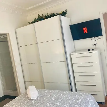 5 Minutes Away From Eiffel Tower Apartment