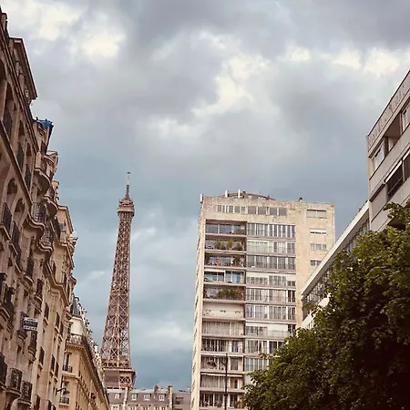Apartment 5 Minutes Away From Eiffel Tower Paris